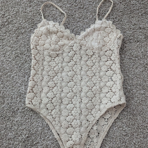 H&M Crocheted Lace Bodysuit - Picture 2 of 6
